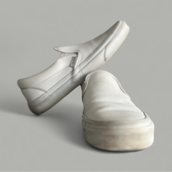 Vans Men's Classic Leather White Slip-On Loafers - Picture 2 of 3